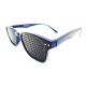 Foto chica del modelo 8007 - Visiontrainer: Lentes reticulares, estenopeicos, anteojos, ejercicios visuales.