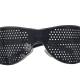 Foto chica del modelo 9103 - Visiontrainer: Lentes reticulares, estenopeicos, anteojos, ejercicios visuales.
